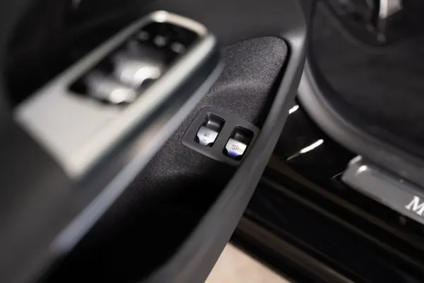 Mercedes-Benz E 300 e Station 16