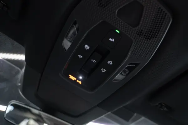 Porsche Macan Electric 47