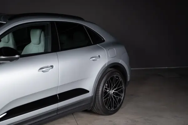 Porsche Macan Electric 11