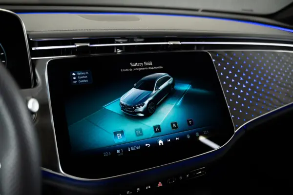 Mercedes-Benz E 300 e Station 30