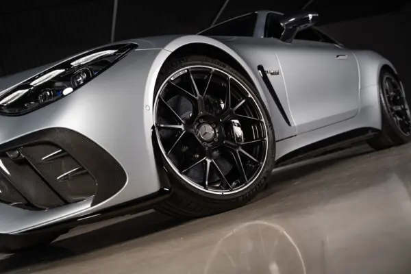 Mercedes-Benz AMG GT 63 PRO 4MATIC+ Speedshift.MCT 9G 8