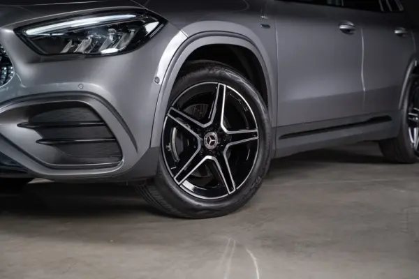 Mercedes-Benz GLA 250 e AMG Line 7