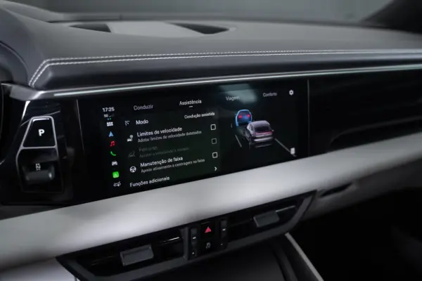 Porsche Macan Electric 33