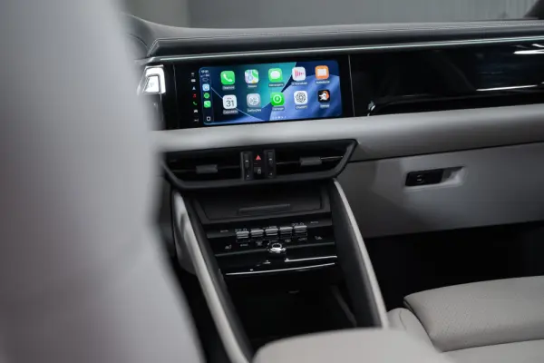 Porsche Macan Electric 28