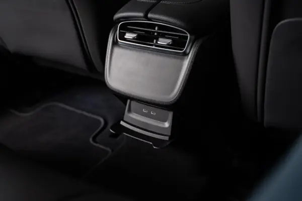 Mercedes-Benz EQE 300 Electric Art 45