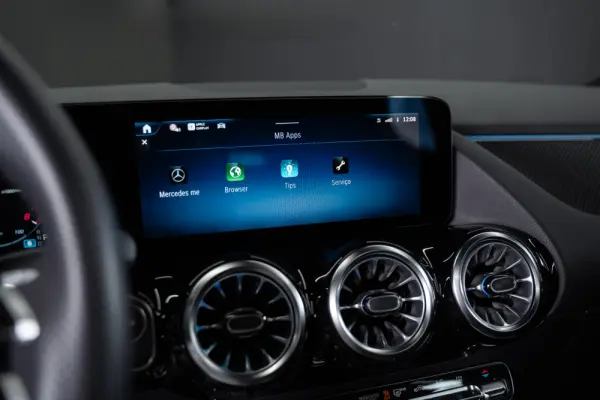Mercedes-Benz GLA 250 e AMG Line 33