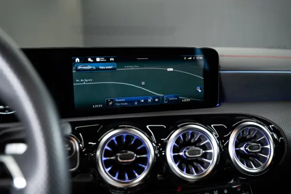 Mercedes-Benz CLA 250 e Shooting Brake AMG Line 30