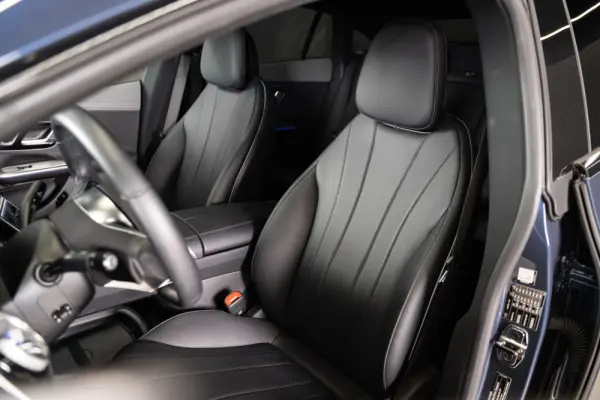 Mercedes-Benz EQE 300 Electric Art 15