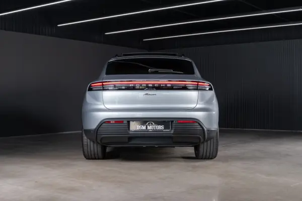 Porsche Macan Electric 5