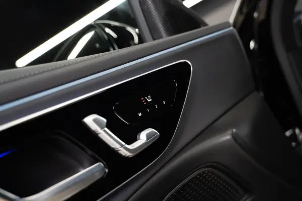 Mercedes-Benz E 300 e Station 14