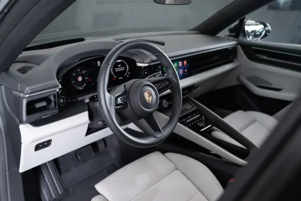 Porsche Macan Electric 19