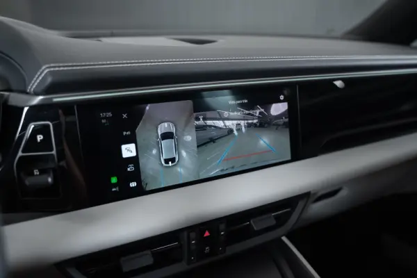Porsche Macan Electric 30