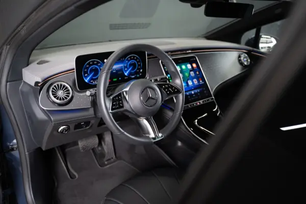Mercedes-Benz EQE 300 Electric Art 16