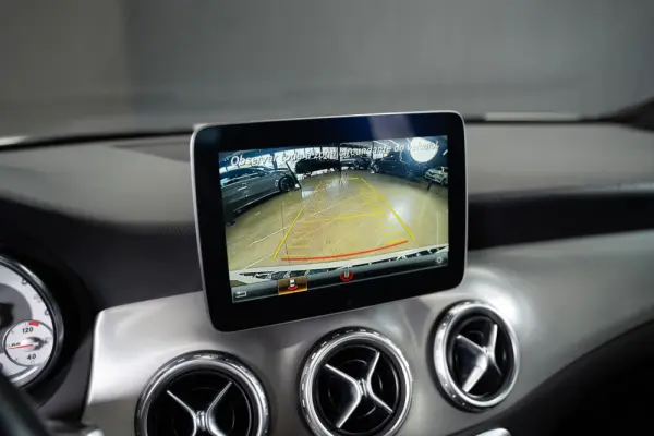 Mercedes-Benz GLA 200 AMG Line 23