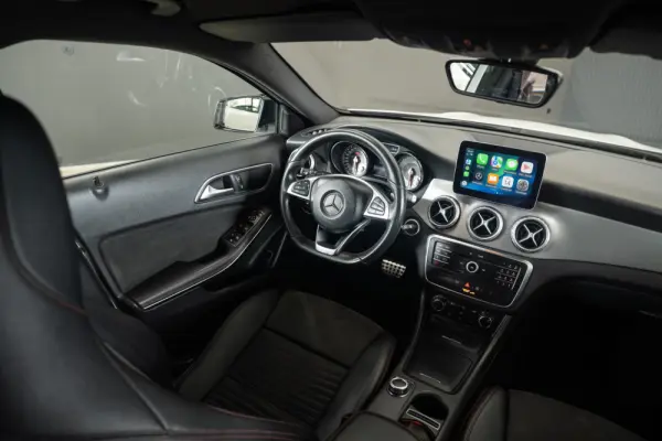 Mercedes-Benz GLA 200 AMG Line 2