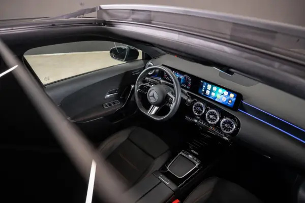 Mercedes-Benz A 250 e AMG Line 2