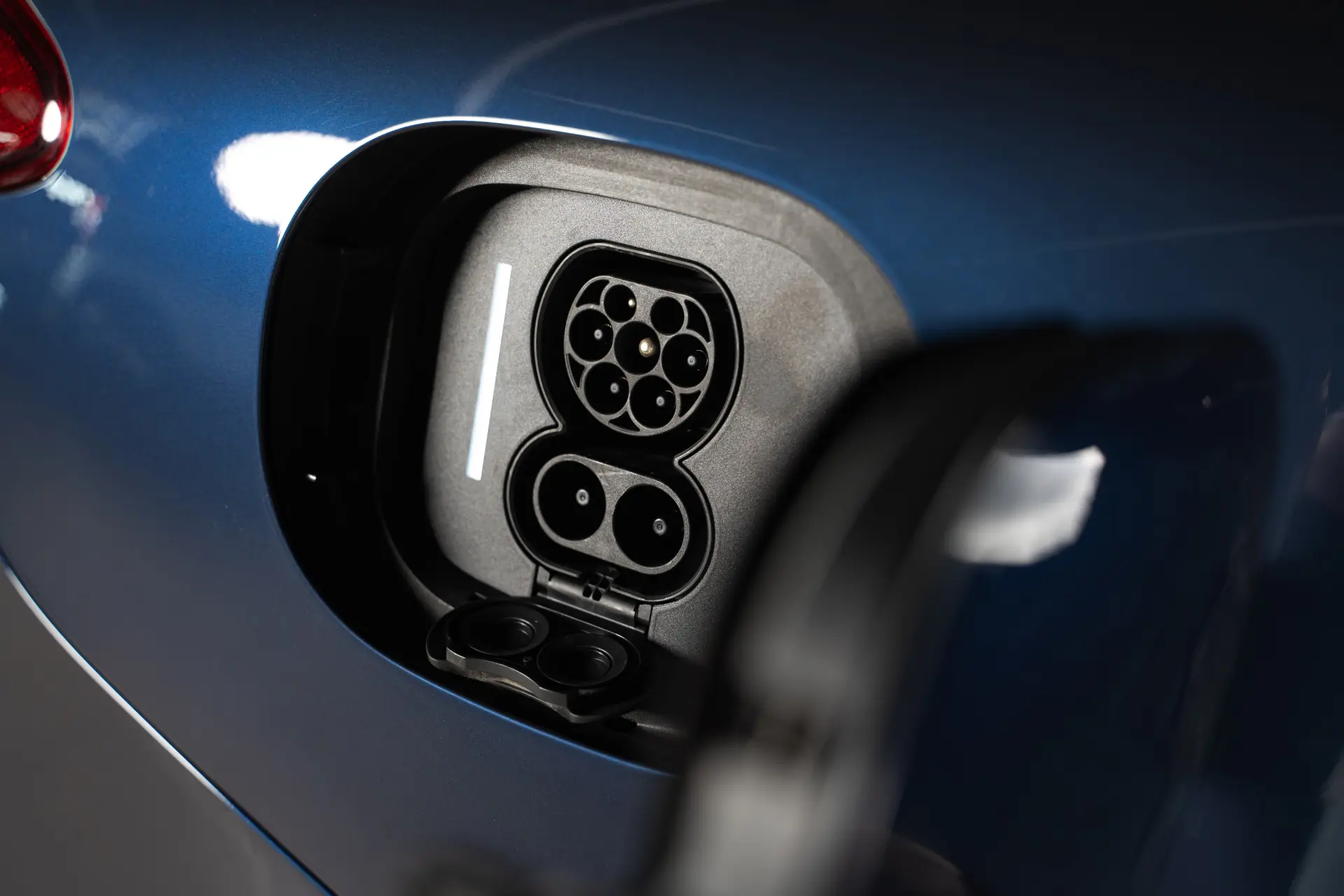 Mercedes-Benz EQE 300 Electric Art 51