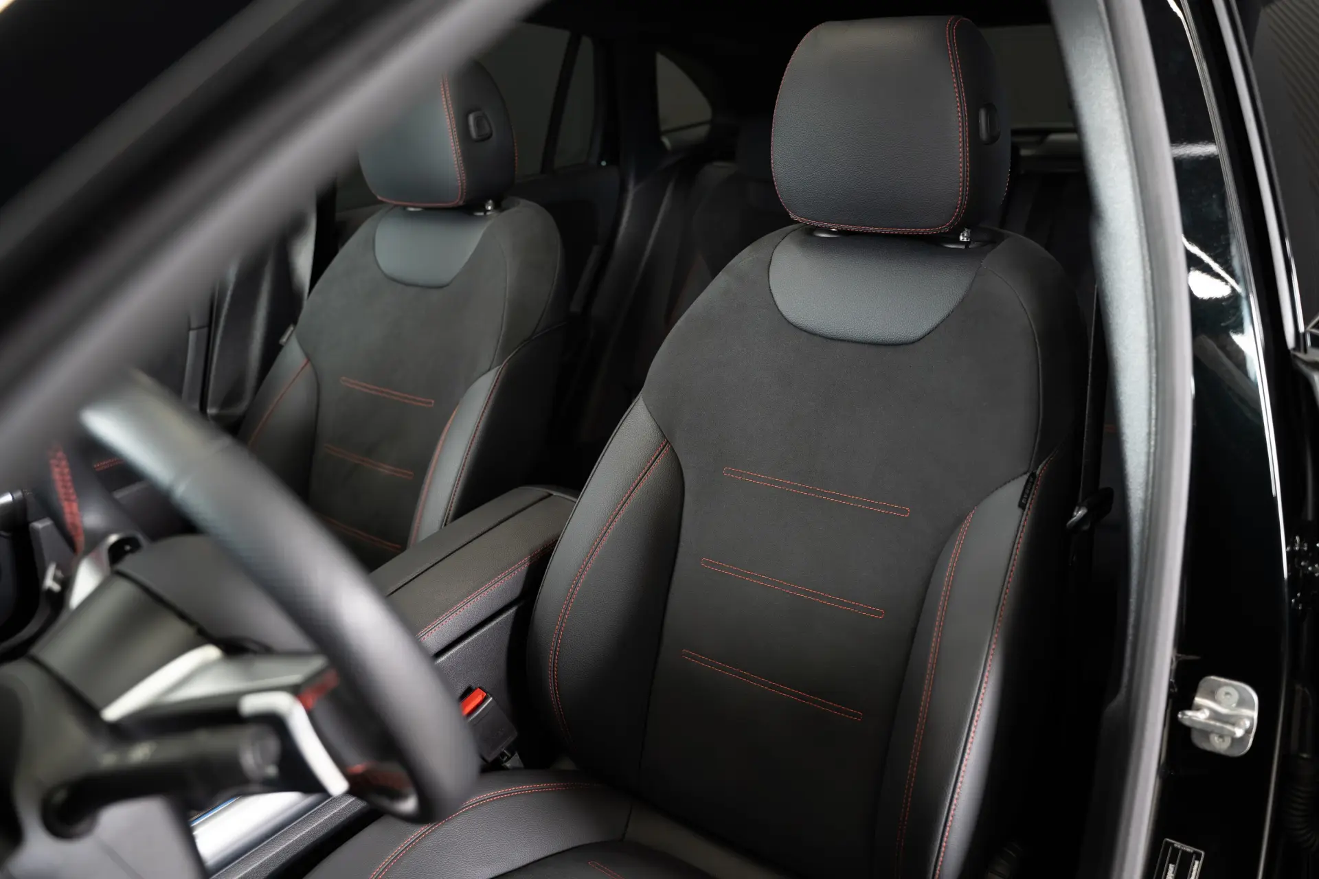Mercedes-Benz GLA 250 e AMG Line 17