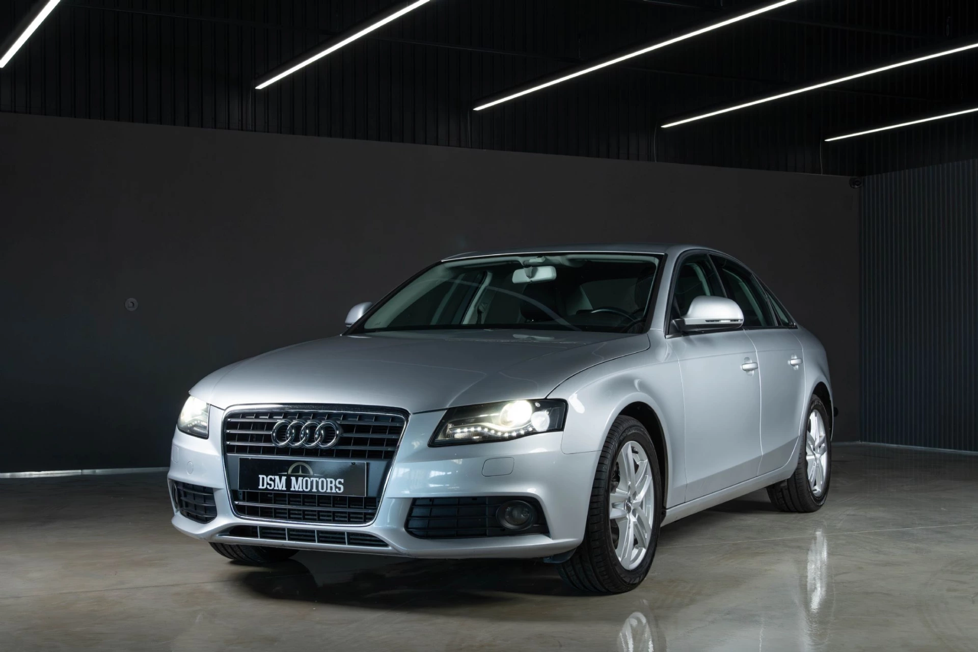 Audi A4 2.0 TDI Exclusive 1
