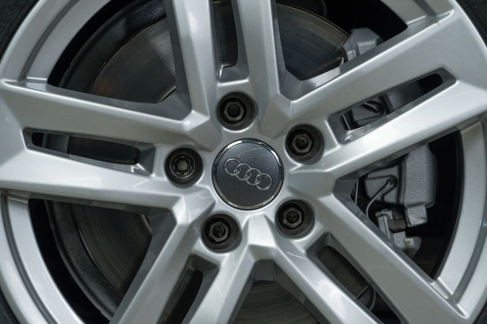 Audi A4 2.0 TDI Exclusive 6