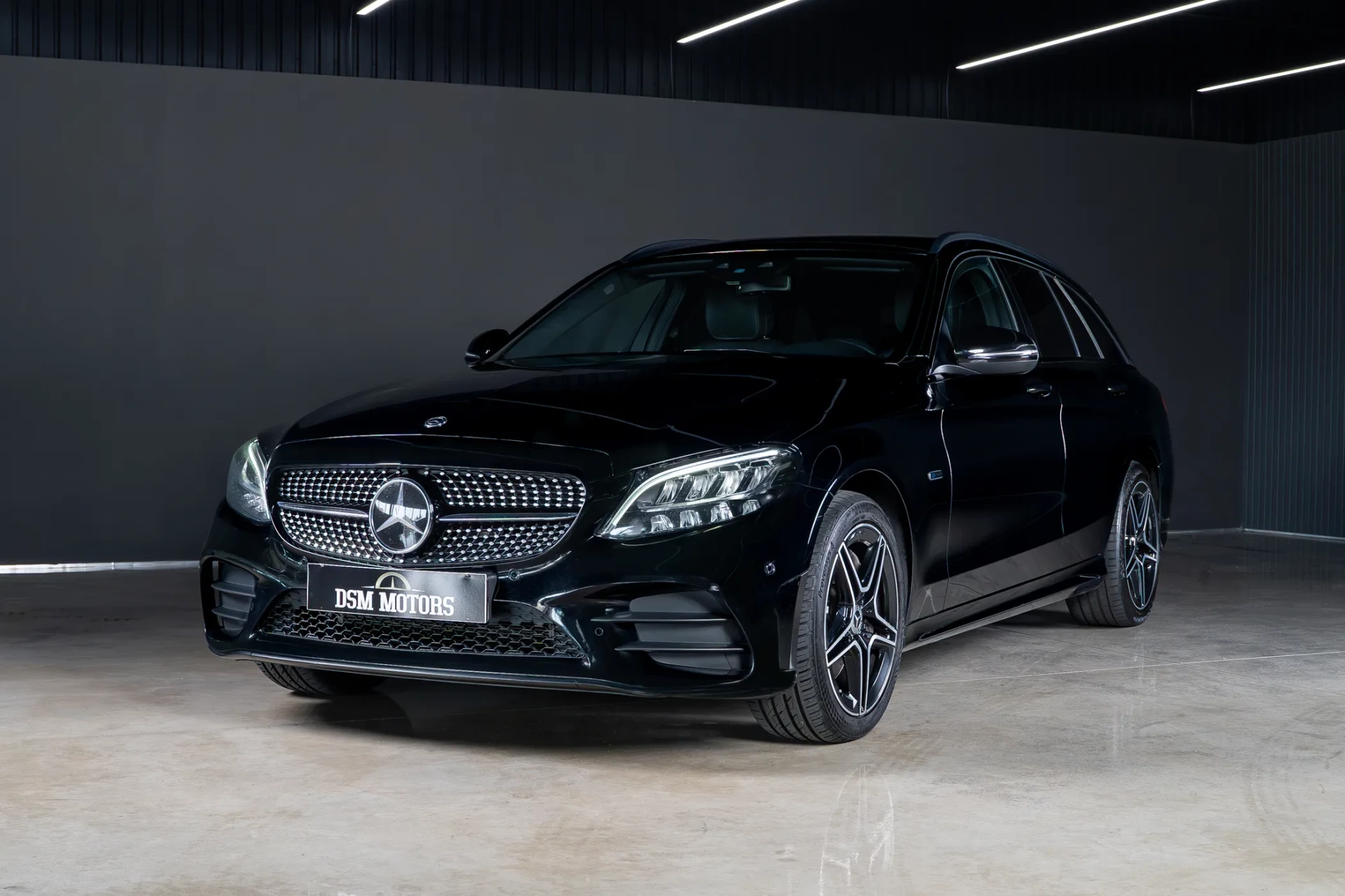 Mercedes-Benz C 300 e AMG Line 1