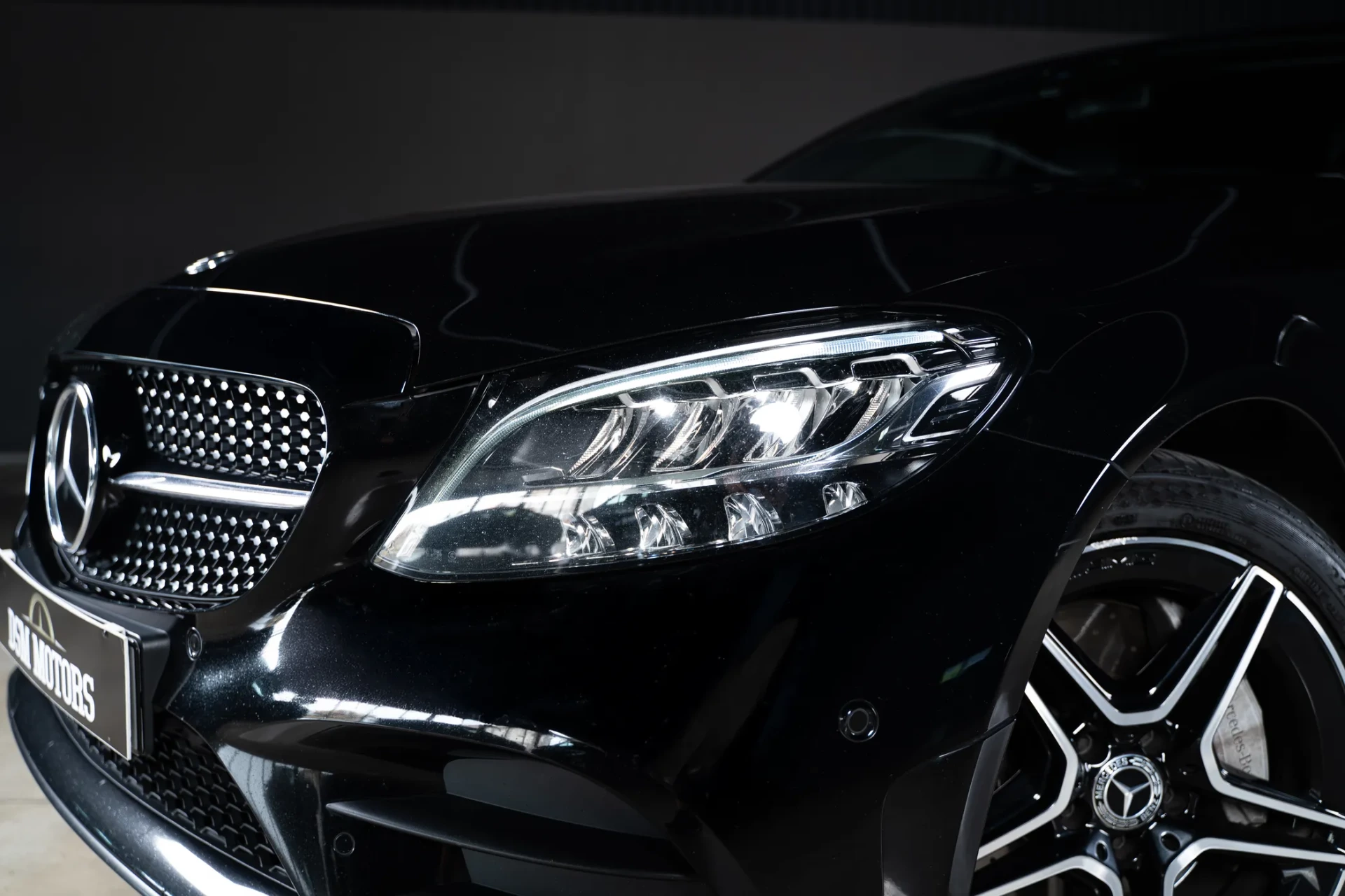 Mercedes-Benz C 300 e AMG Line 6