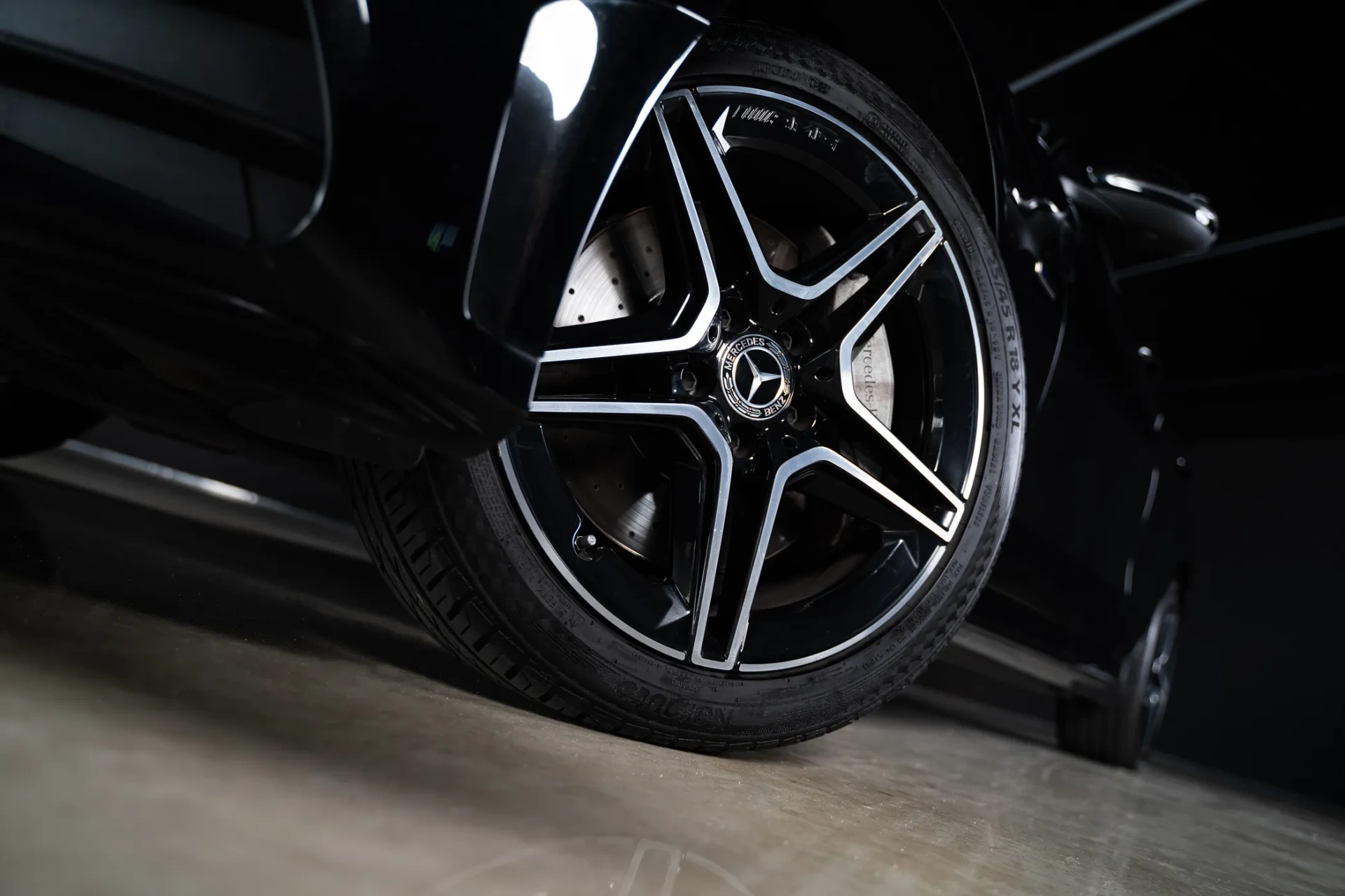 Mercedes-Benz C 300 e AMG Line 7
