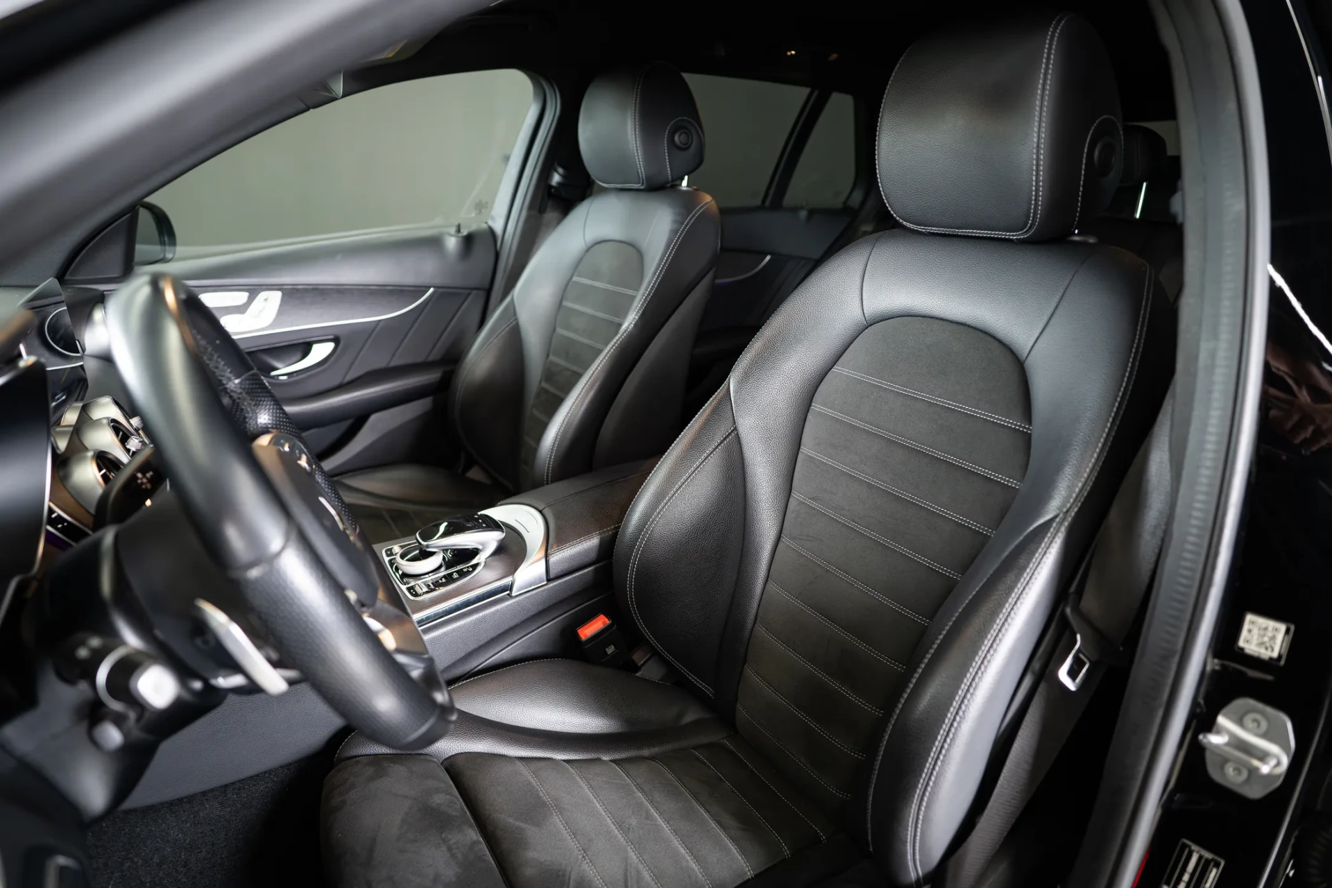 Mercedes-Benz C 300 e AMG Line 14