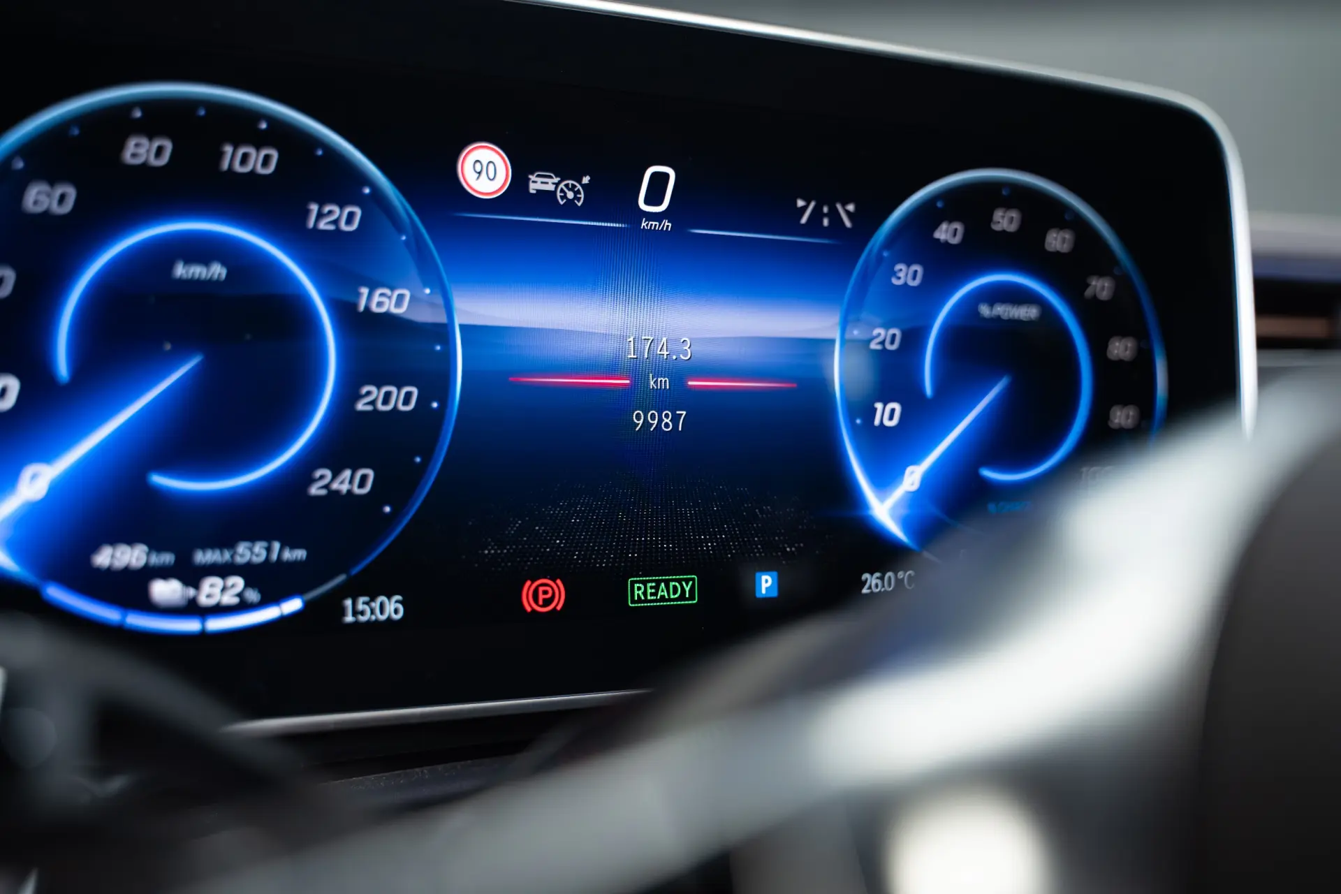 Mercedes-Benz EQE 300 Electric Art 19