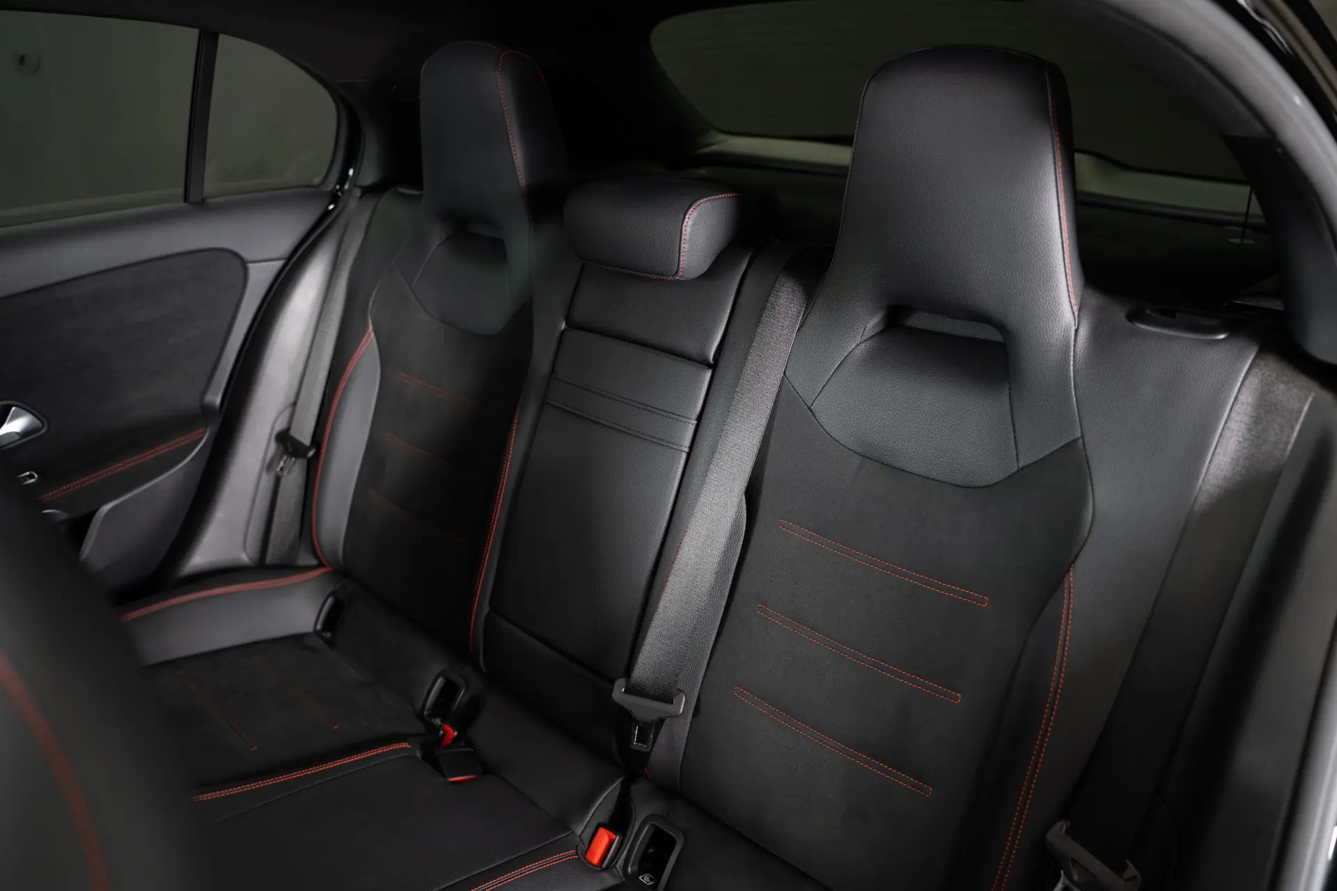 Mercedes-Benz A 250 e 8G-DCT AMG Line 42