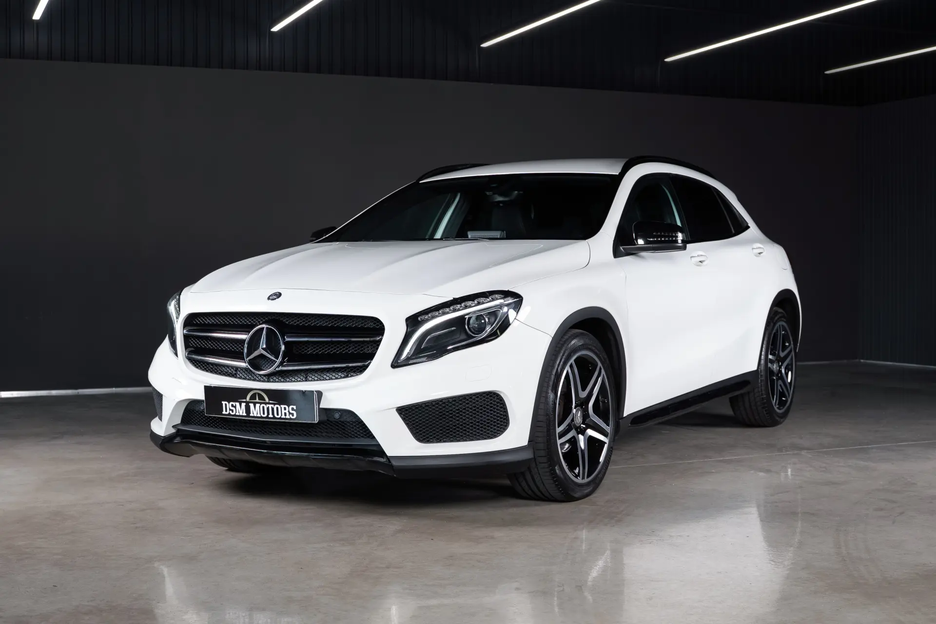 Mercedes-Benz GLA 200 AMG Line 1
