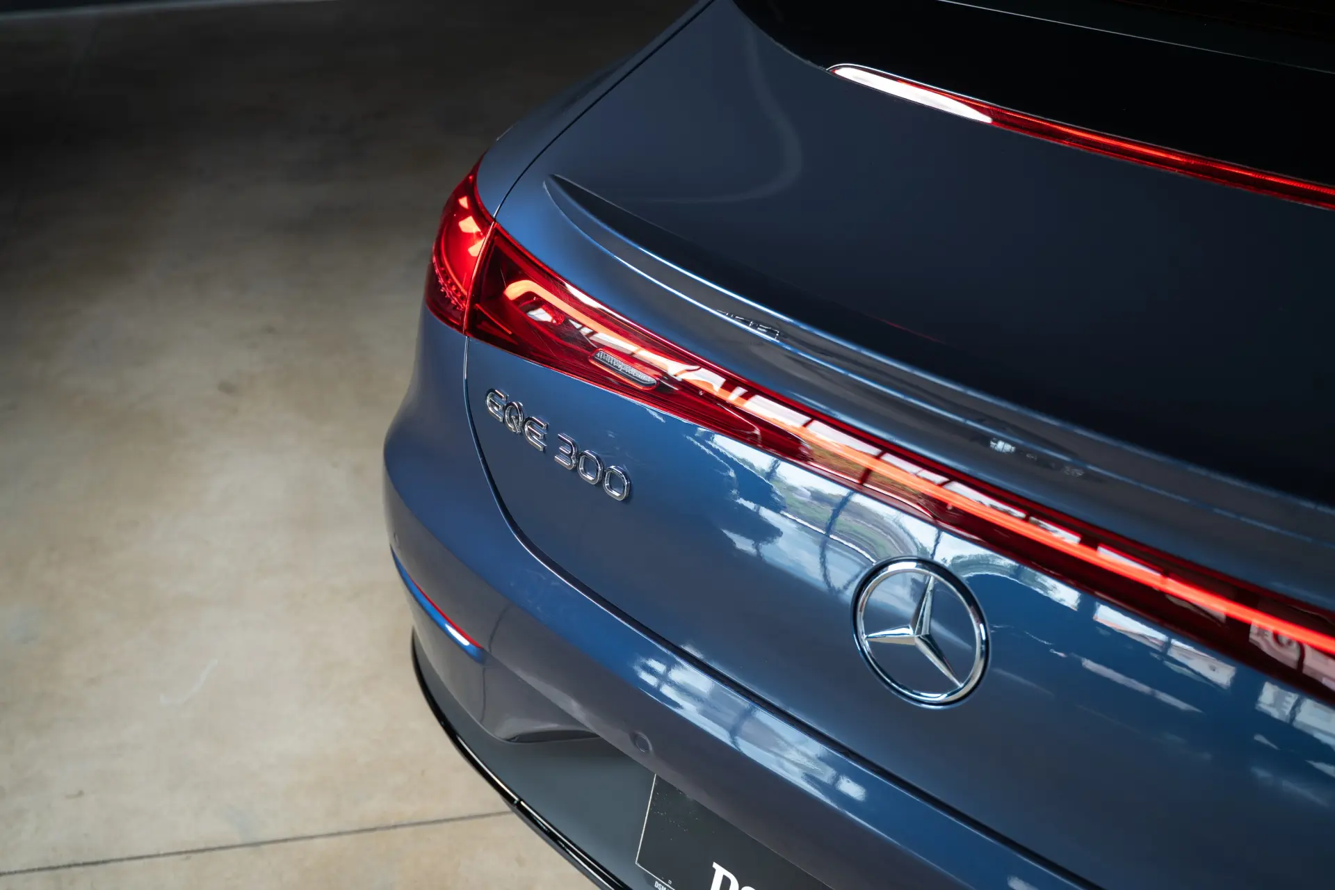 Mercedes-Benz EQE 300 Electric Art 9