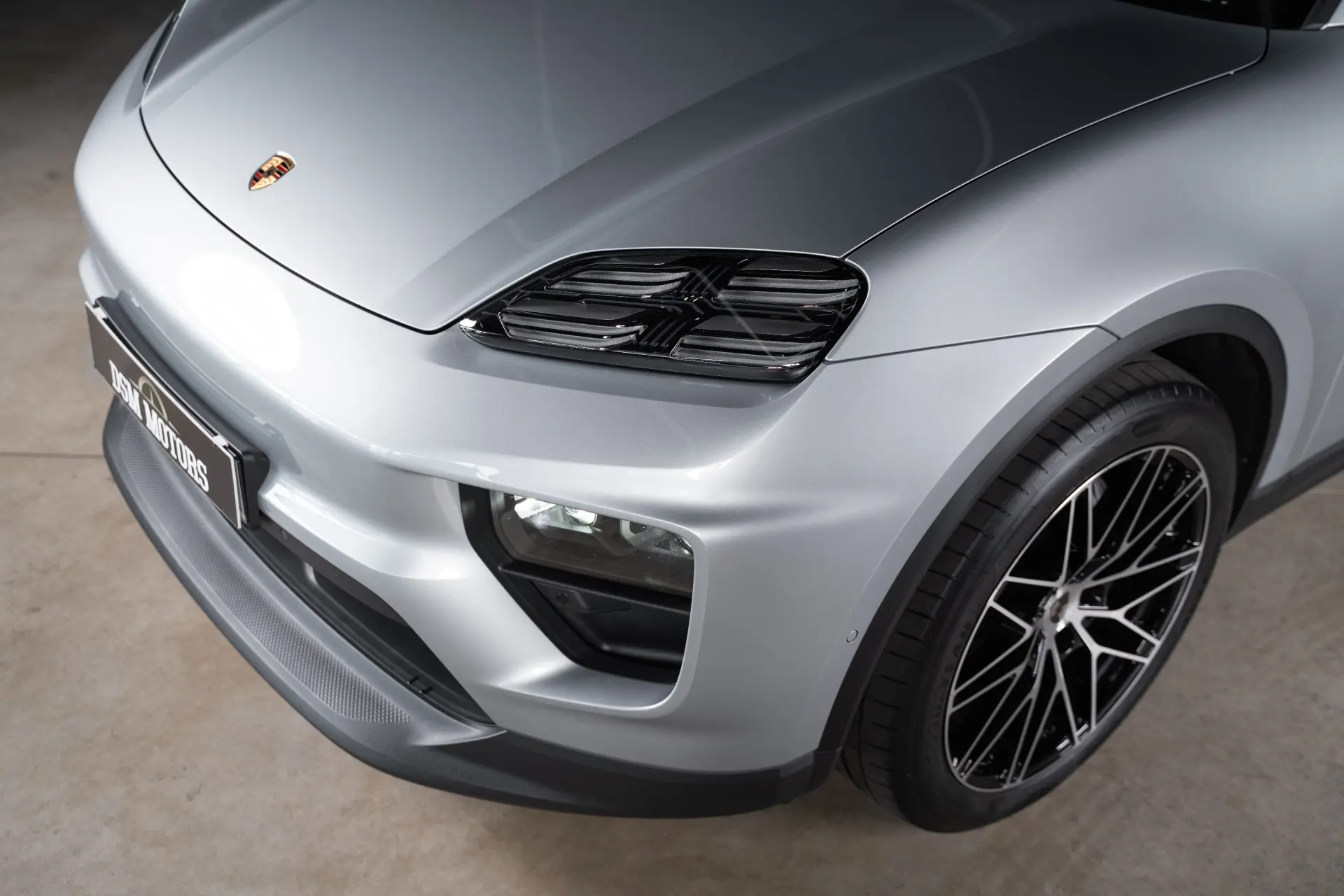 Porsche Macan Electric 7