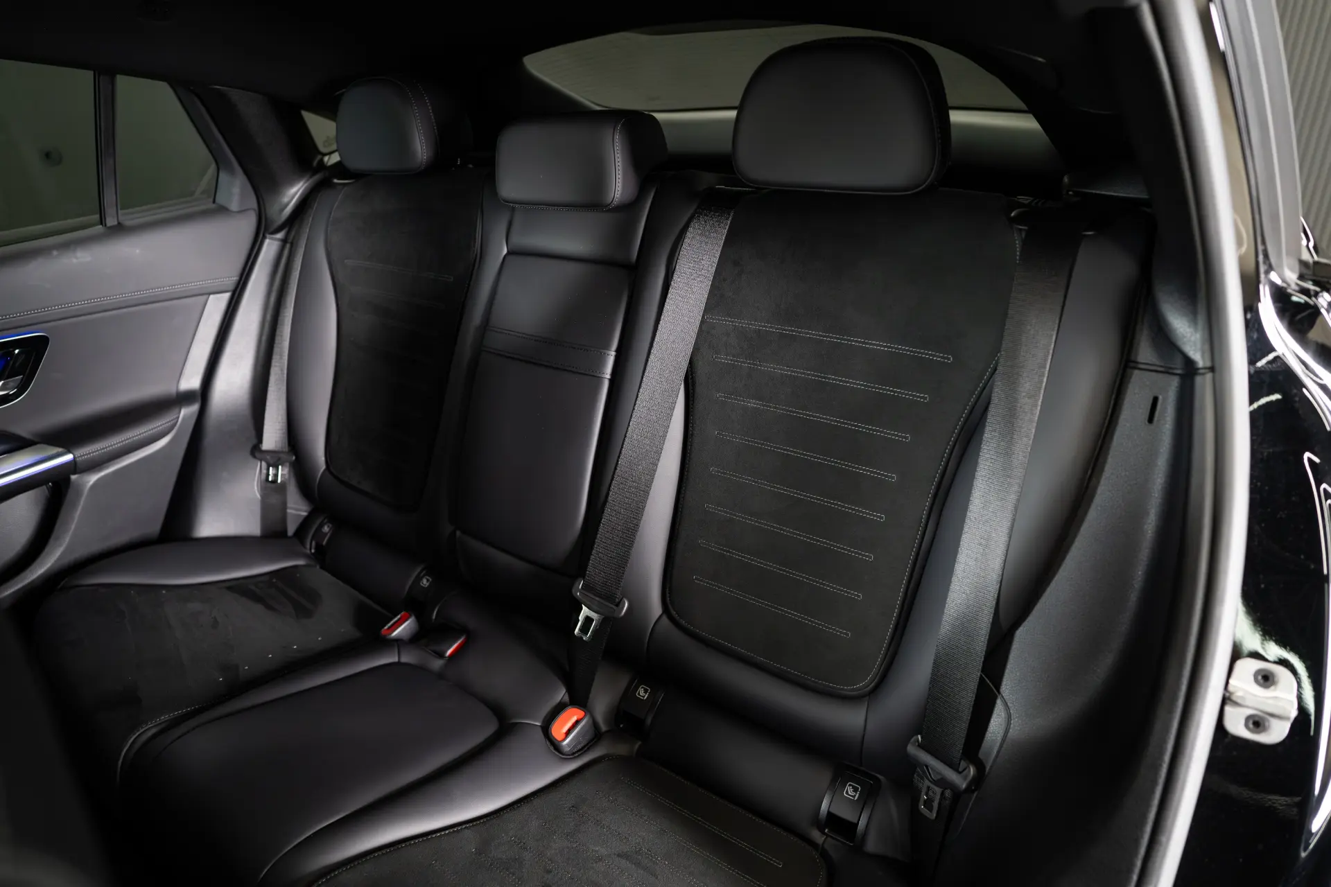 Mercedes-Benz GLC 300 de Coupe 4Matic 9G-TRONIC AMG Line Advanced 42