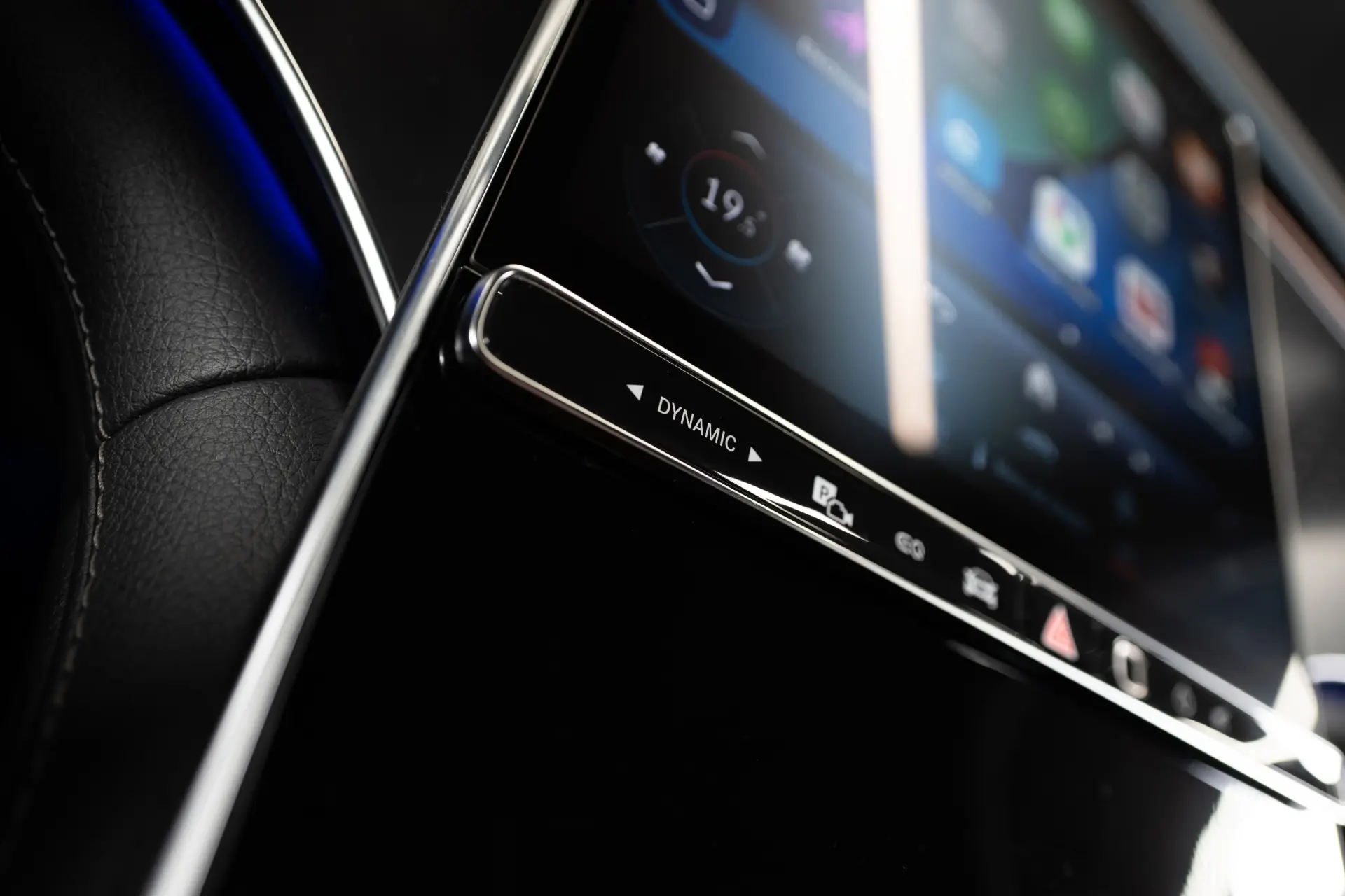 Mercedes-Benz EQE 300 Electric Art 34