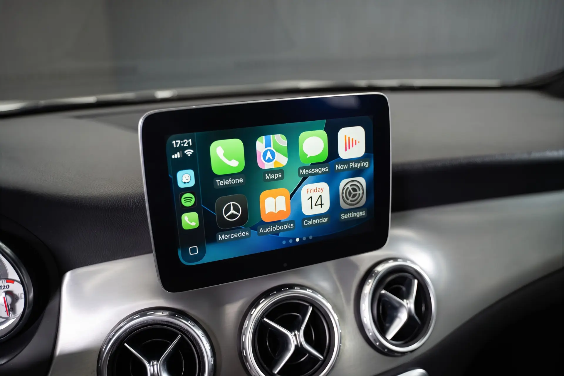 Mercedes-Benz GLA 200 AMG Line 22