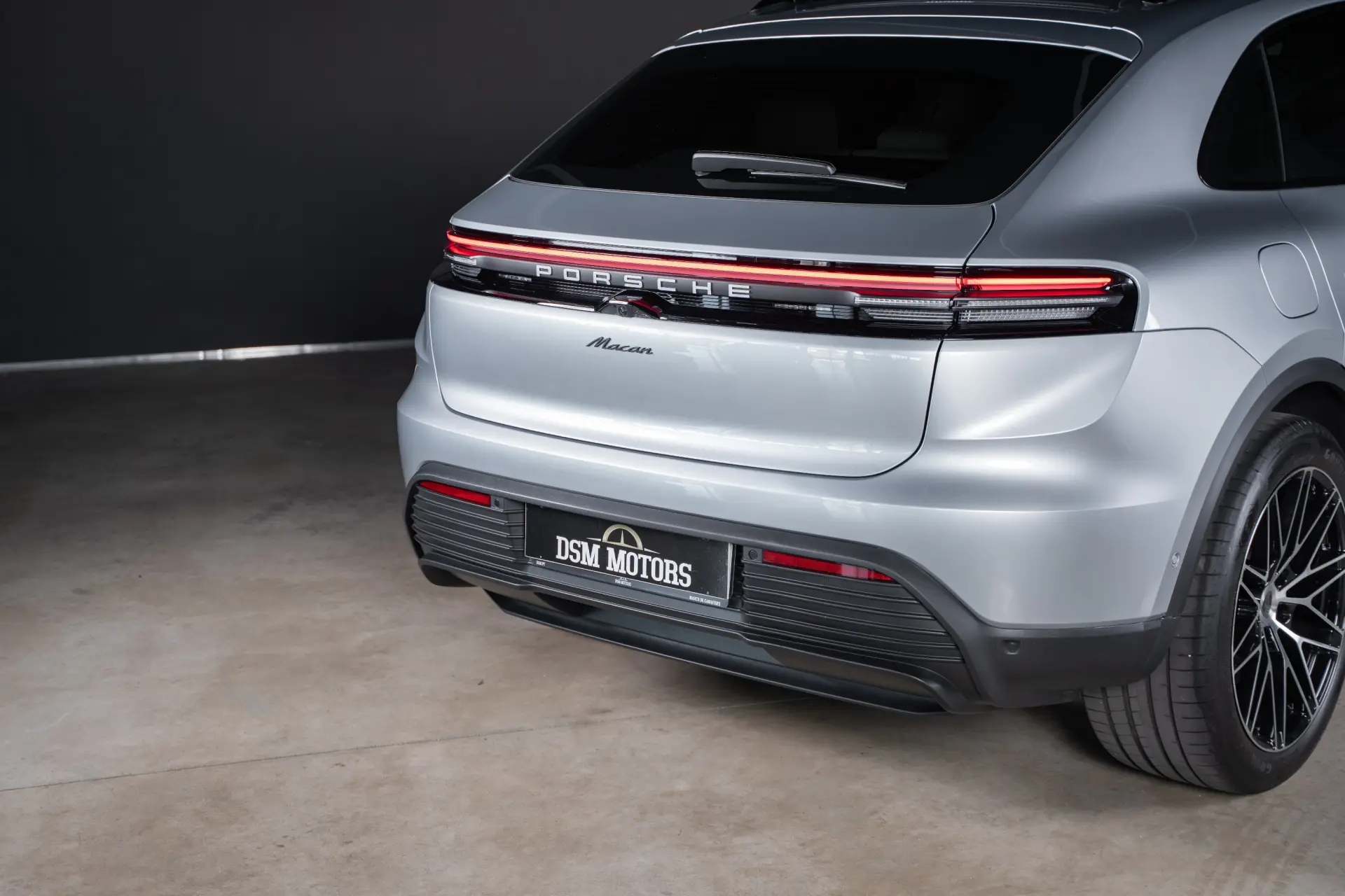 Porsche Macan Electric 9