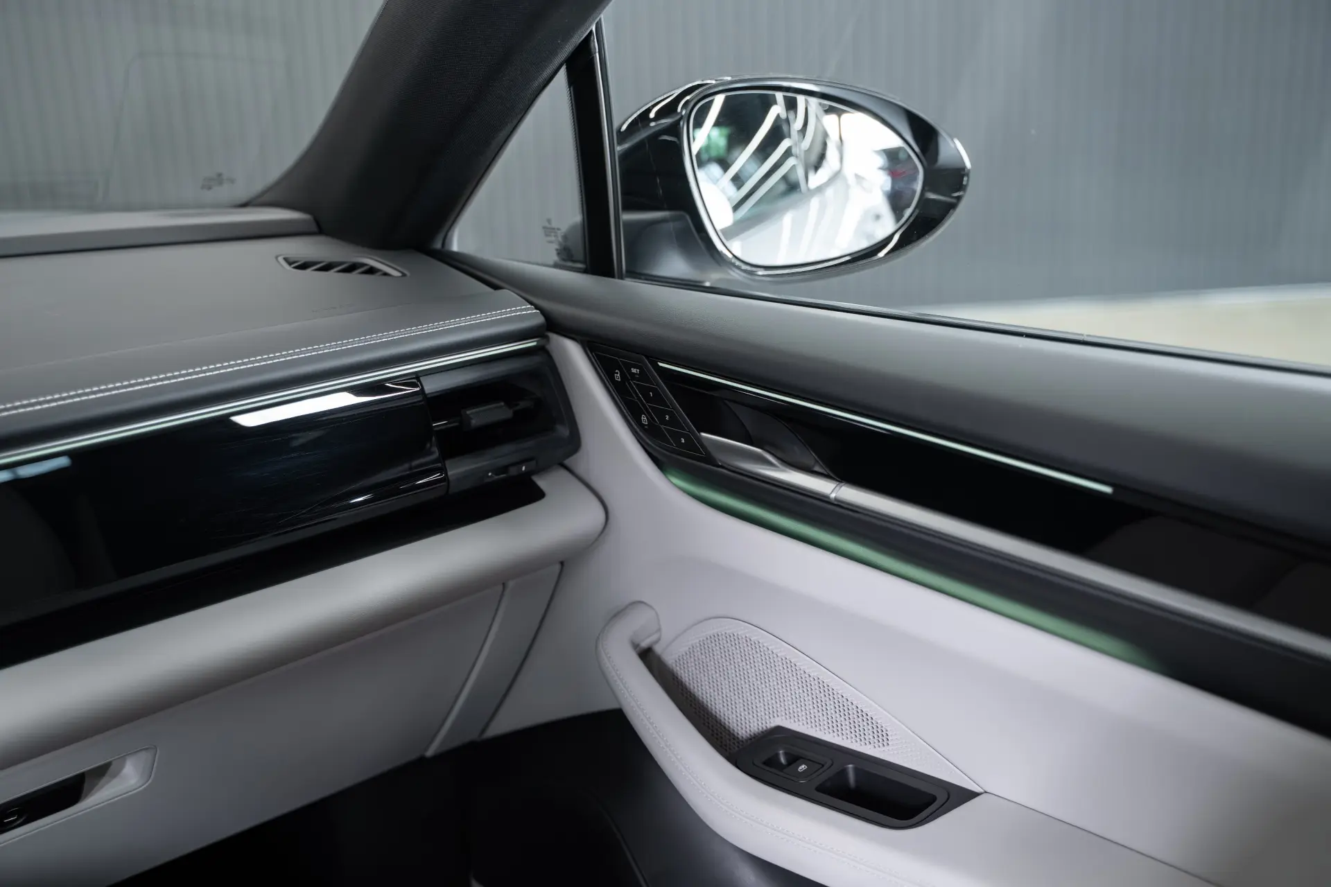 Porsche Macan Electric 45