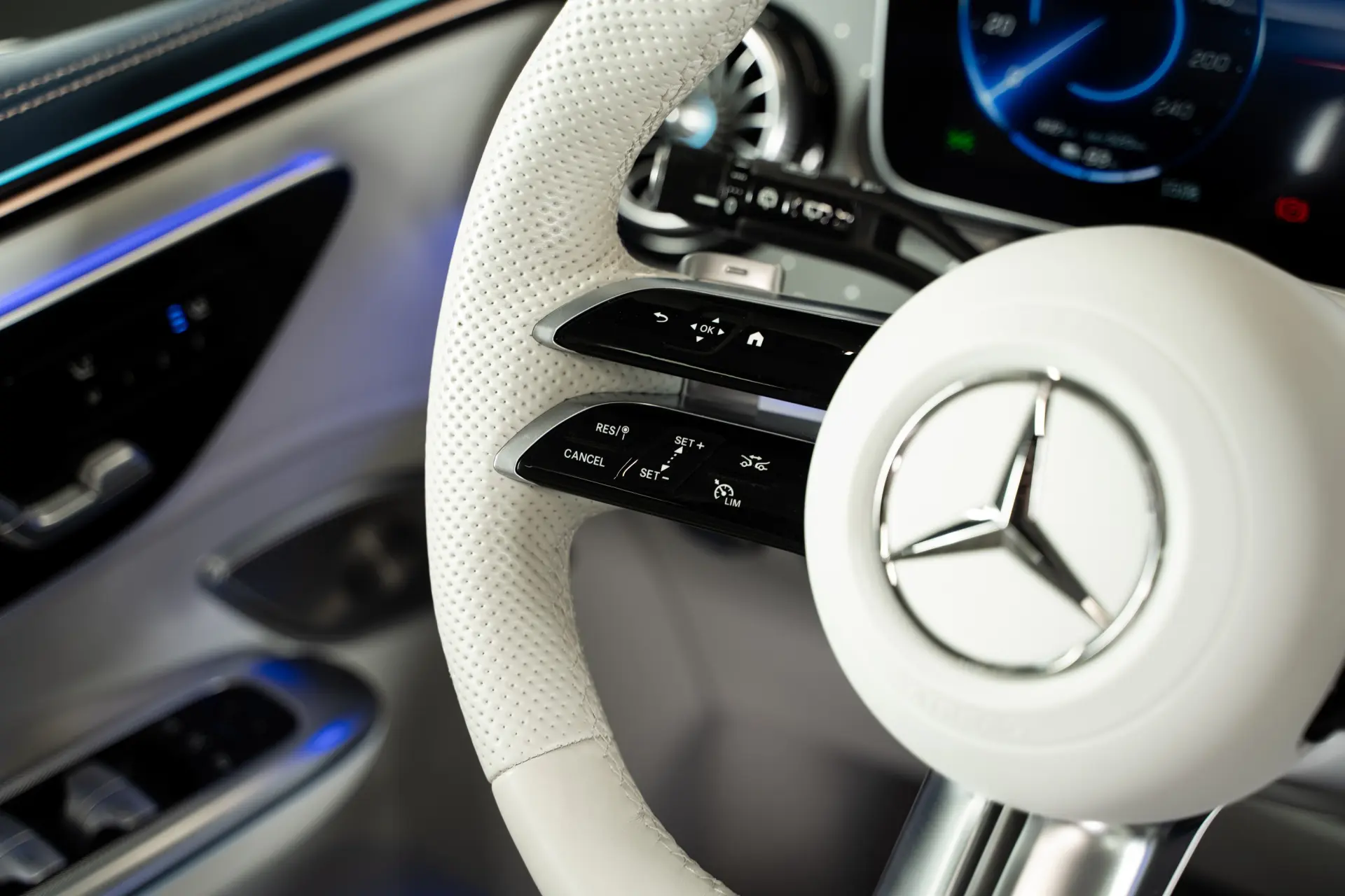 Mercedes-Benz EQE SUV 350+ AMG Line Premium 21