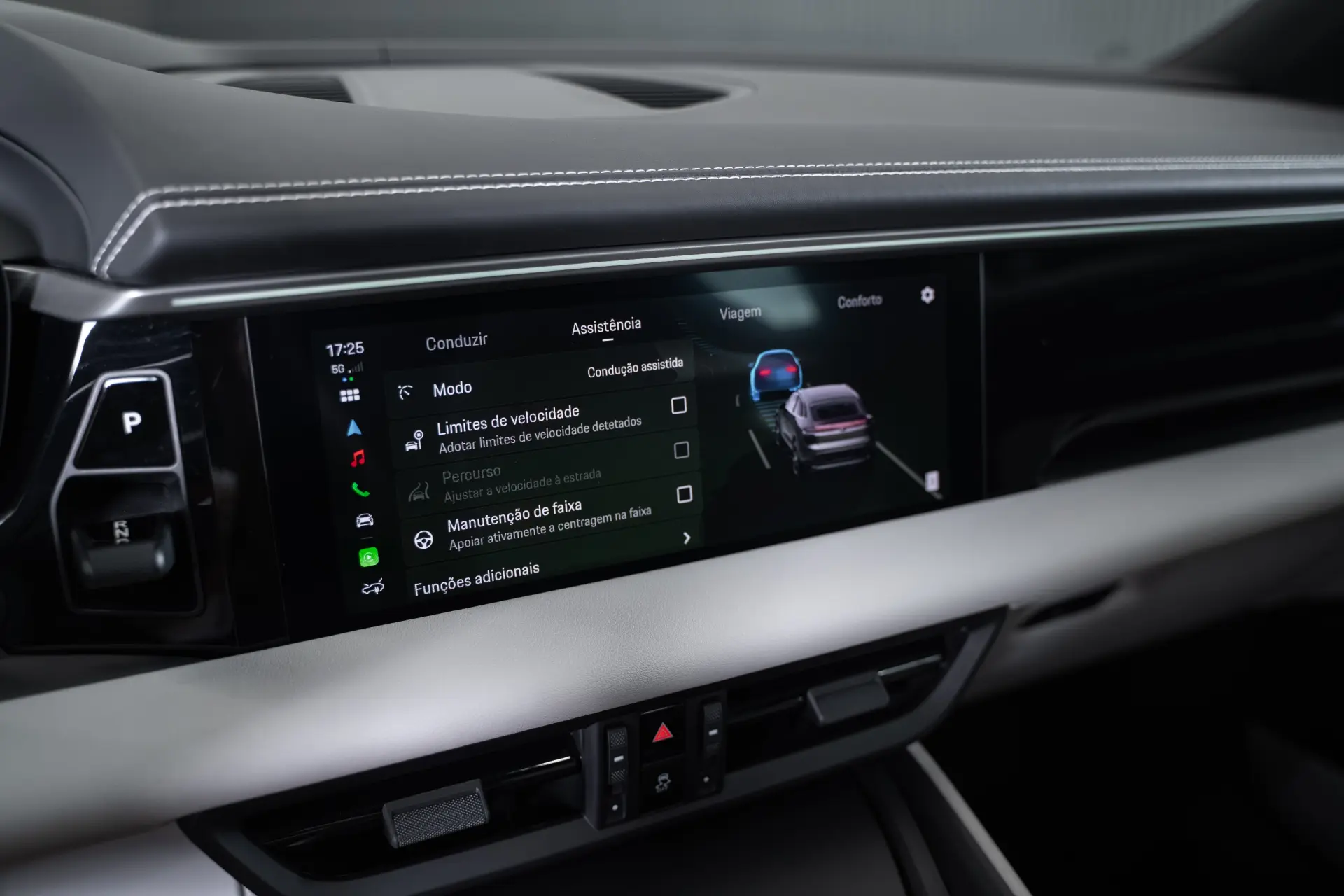 Porsche Macan Electric 33