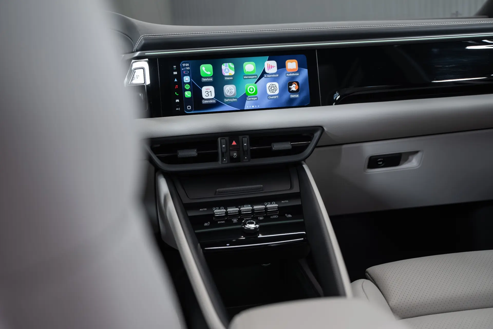 Porsche Macan Electric 28