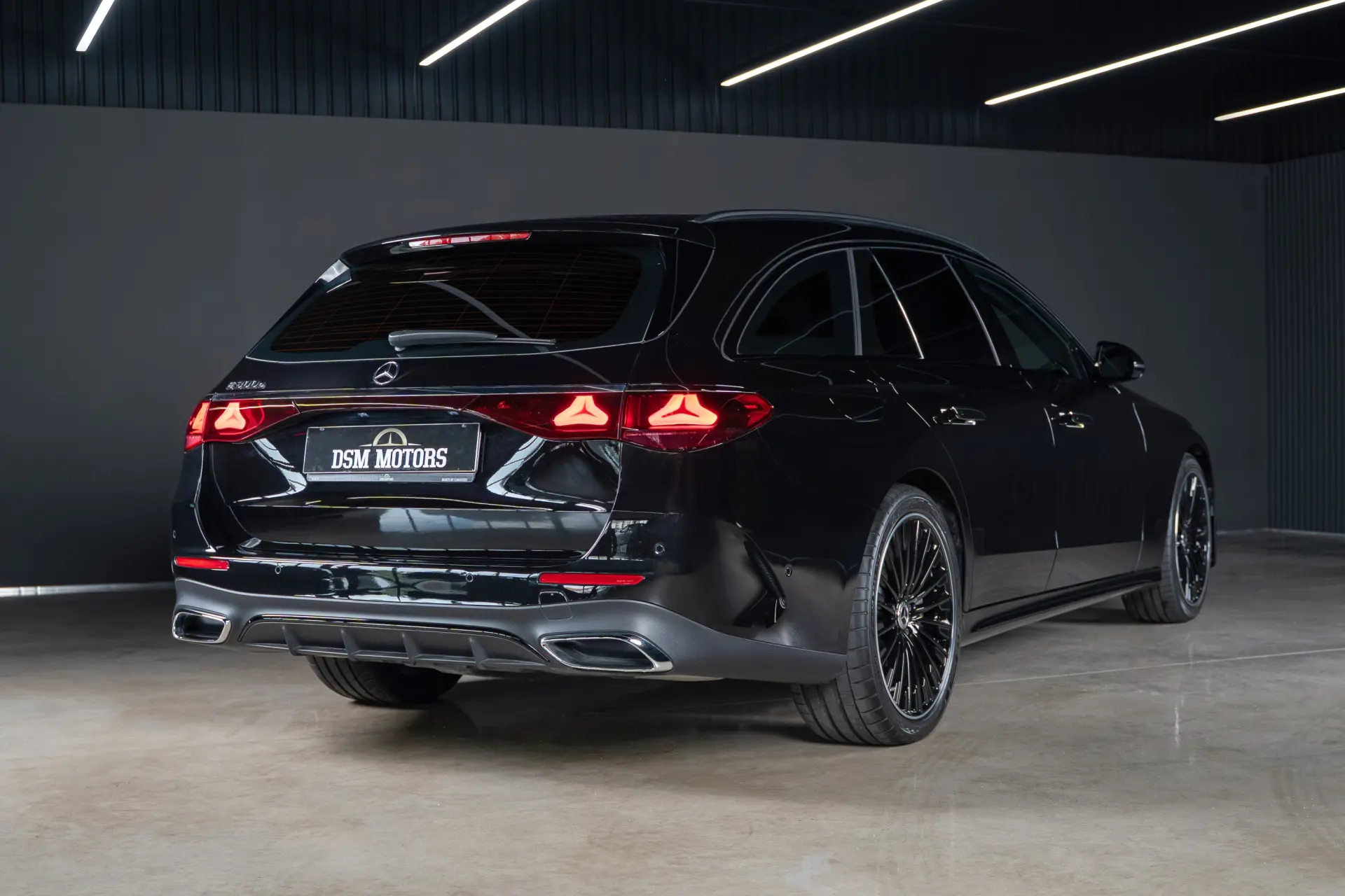 Mercedes-Benz E 300 e Station 4