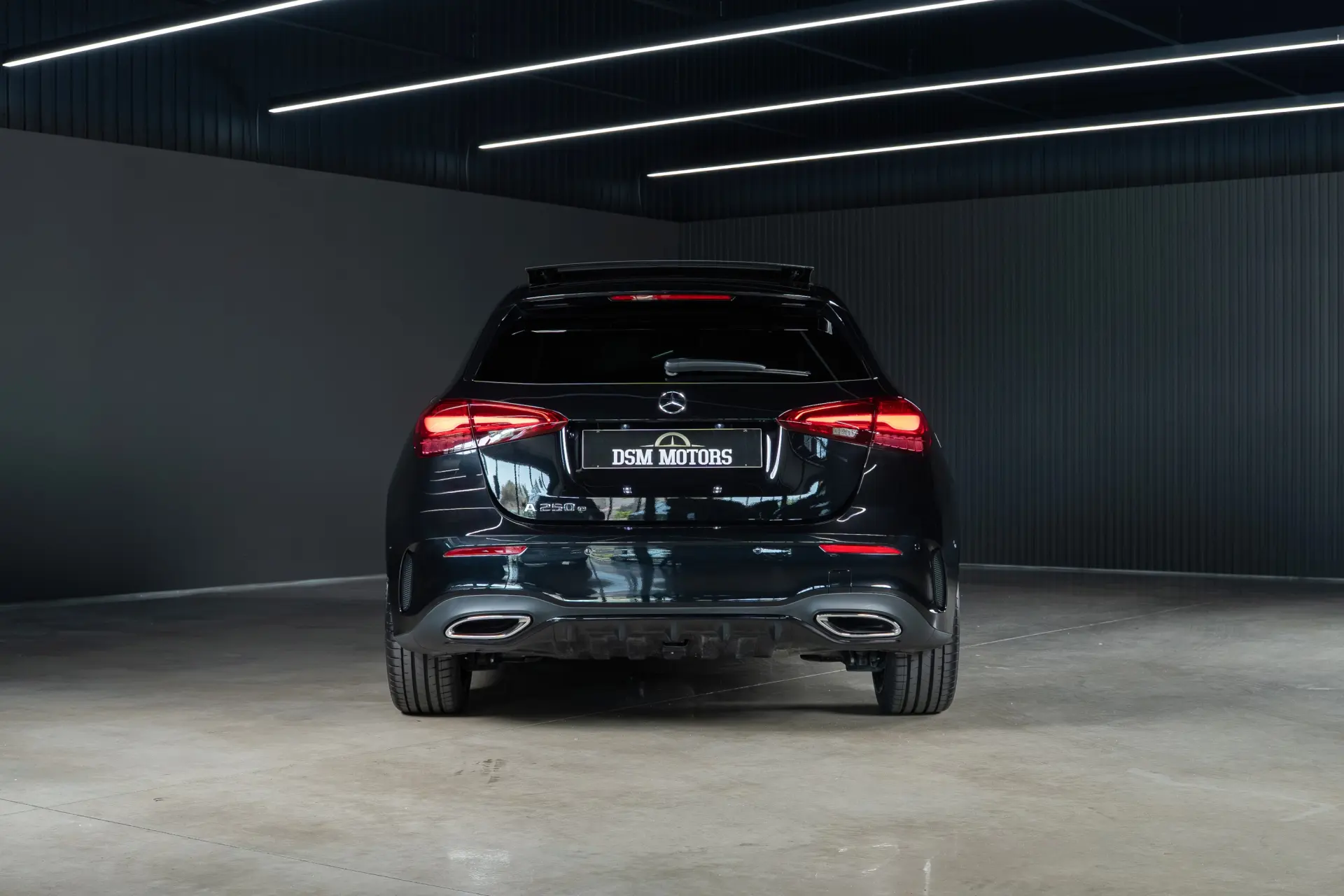 Mercedes-Benz A 250 e 8G-DCT AMG Line 5