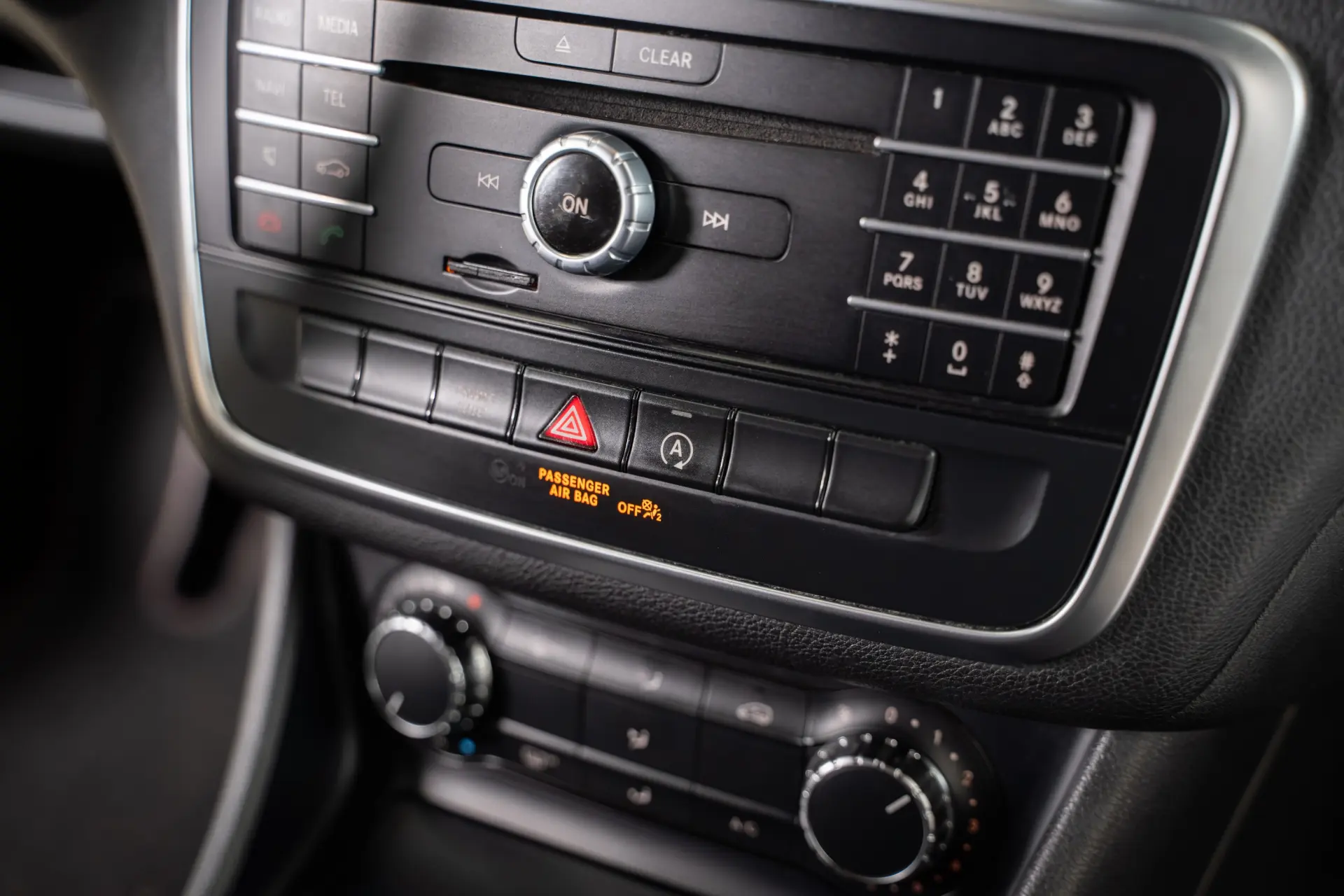Mercedes-Benz GLA 200 AMG Line 32