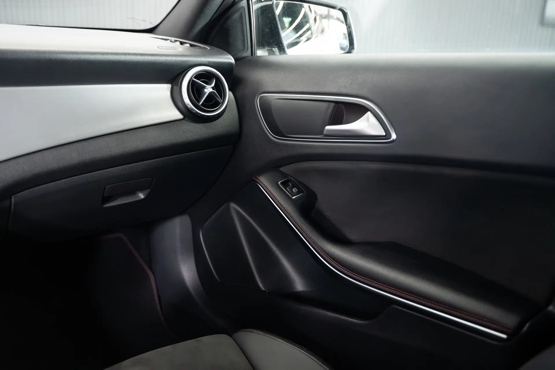 Mercedes-Benz GLA 200 AMG Line 37