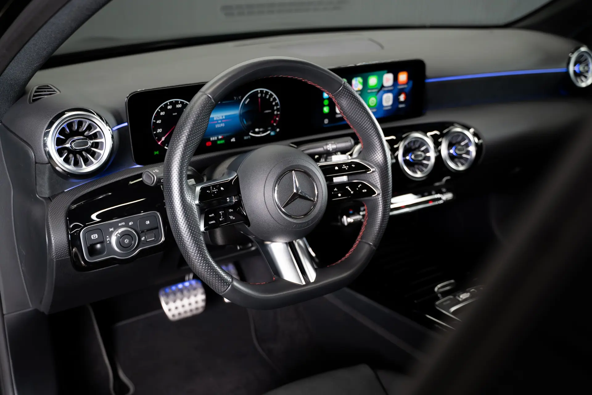 Mercedes-Benz A 250 e AMG Line 19