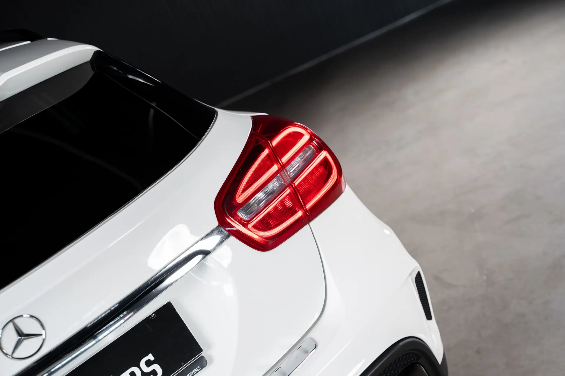 Mercedes-Benz GLA 200 AMG Line 9
