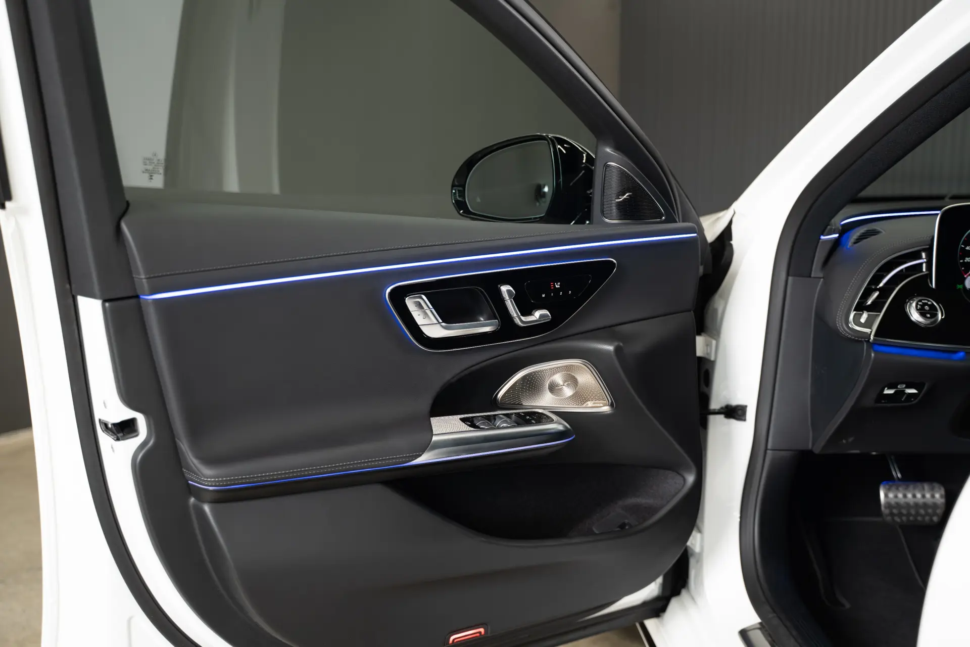 Mercedes-Benz E 300 de 4Matic AMG Line 13