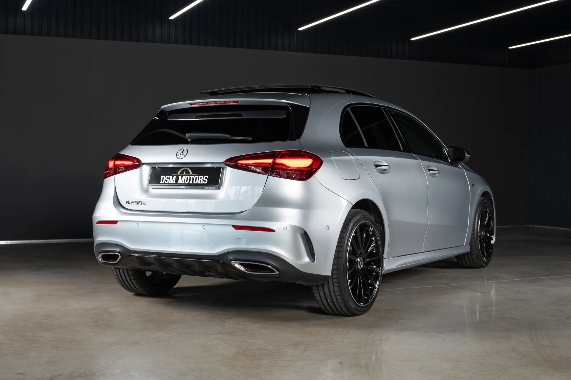 Mercedes-Benz A 250 e AMG Line 4