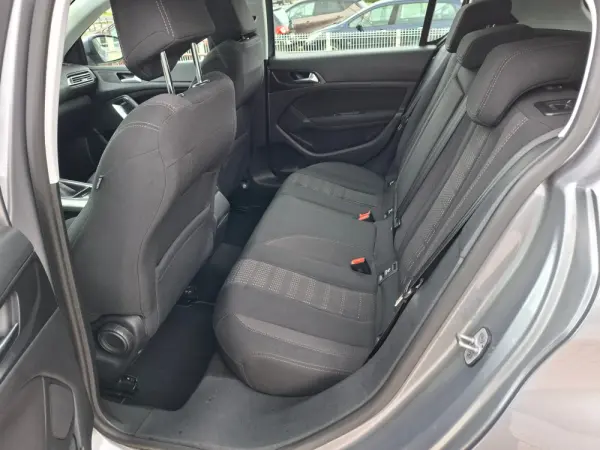 Peugeot 308 1.2 PureTech Allure 18